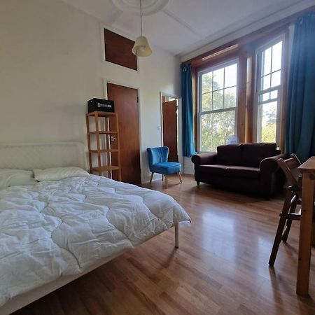 Bright Well Located Studio Flat Londen Buitenkant foto